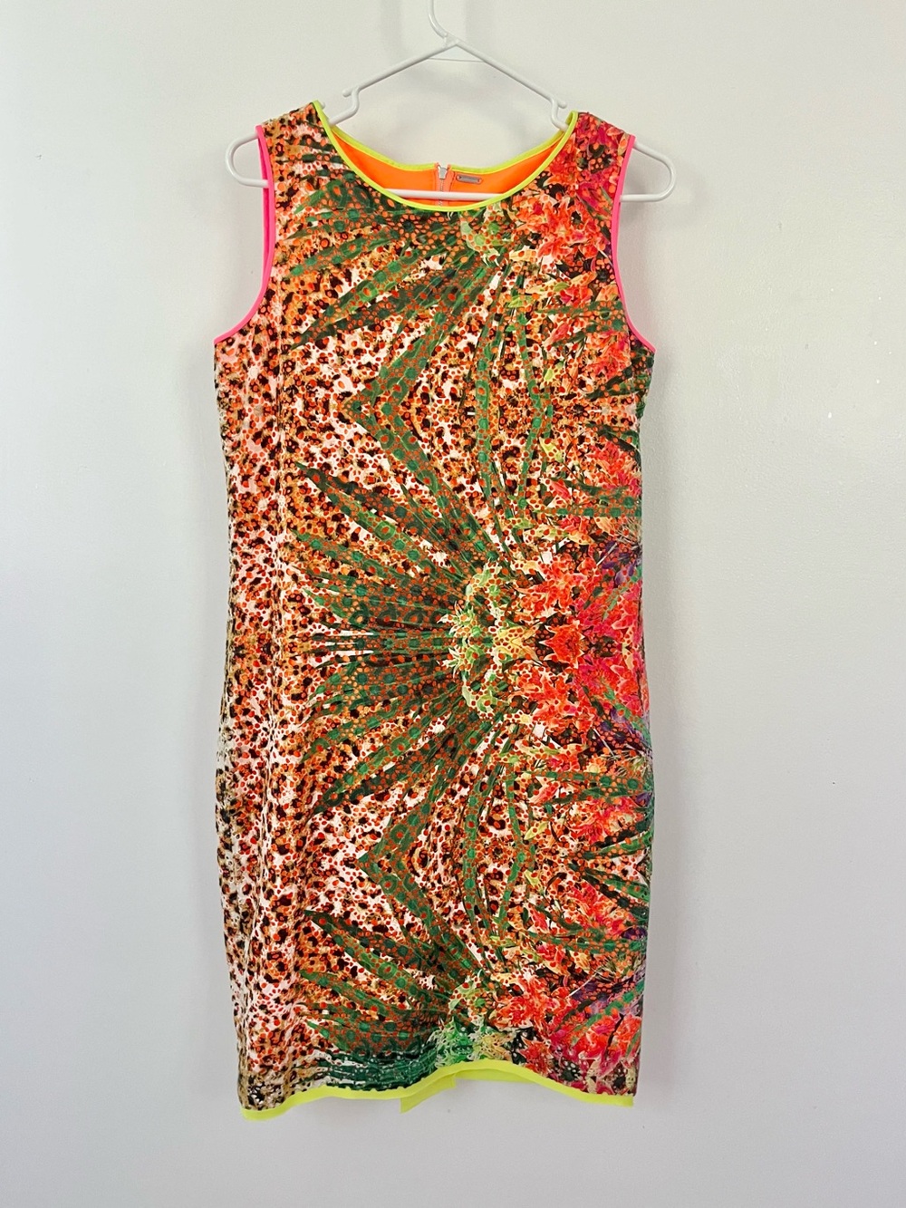 Elie Tahari Sleeveless Printed Midi Dress - Green & Pink
